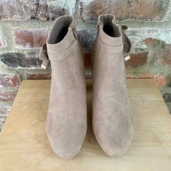 Lauren Conrad Women's Ankle Boots, Taupe, Suede Look, Size 10M. NEW! - Picture 3 of 10